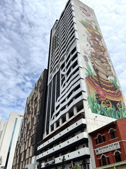 M101 Klcc Kl City King Suites By Livin Kuala Lumpur Esterno foto