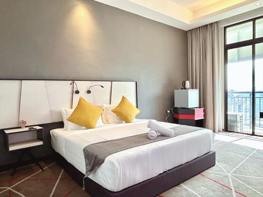 M101 Klcc Kl City King Suites By Livin Kuala Lumpur Esterno foto