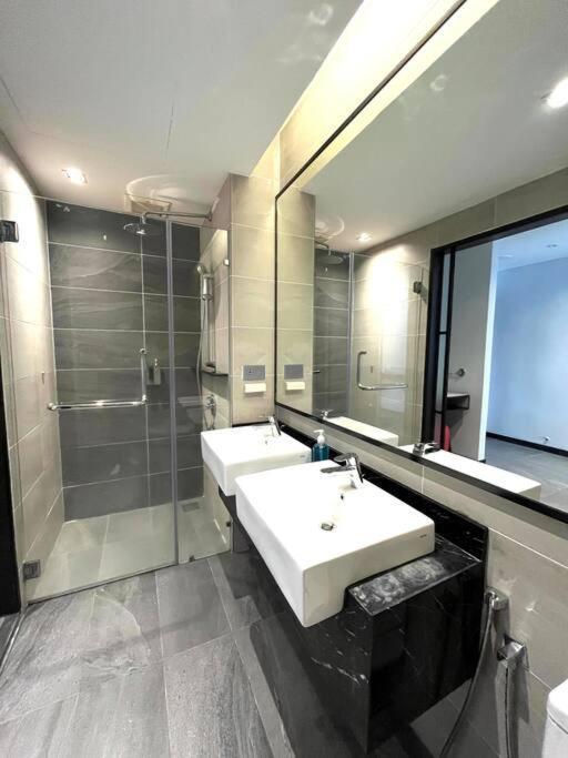 M101 Klcc Kl City King Suites By Livin Kuala Lumpur Esterno foto