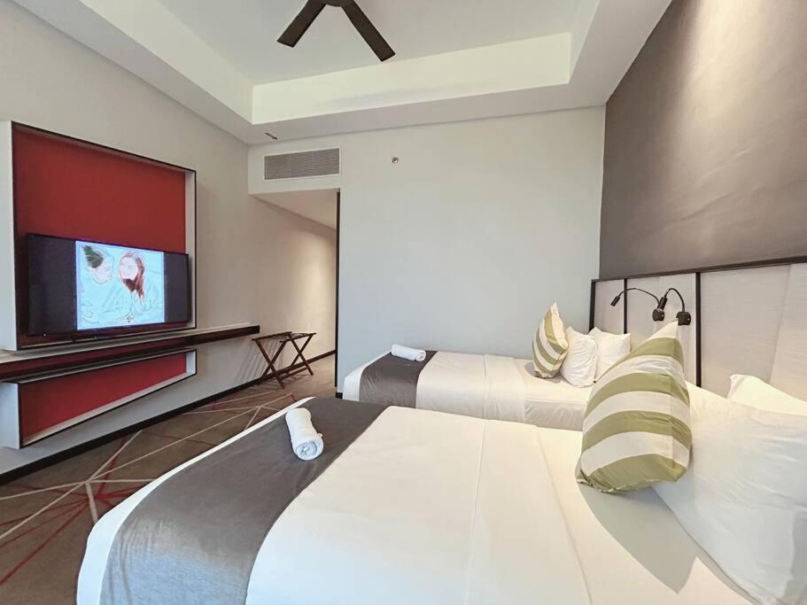 M101 Klcc Kl City King Suites By Livin Kuala Lumpur Esterno foto