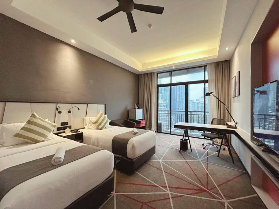 M101 Klcc Kl City King Suites By Livin Kuala Lumpur Esterno foto