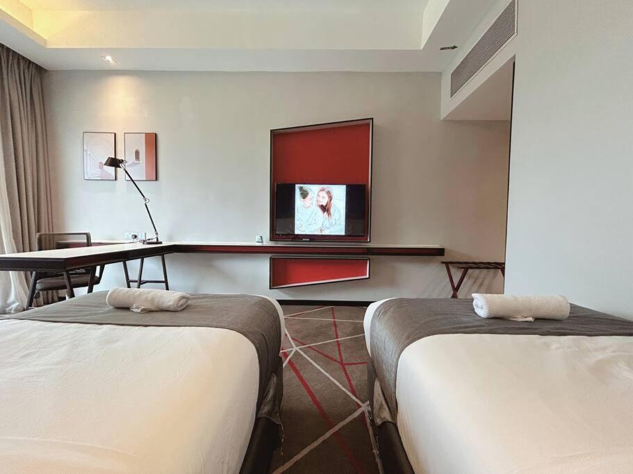M101 Klcc Kl City King Suites By Livin Kuala Lumpur Esterno foto